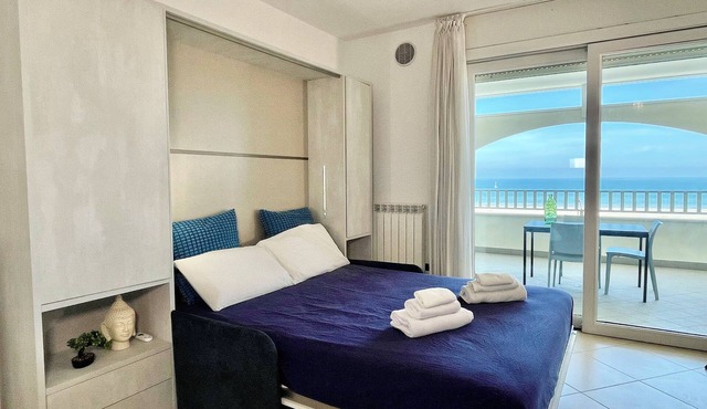 Monolocale con garage fronte mare -La Dolce Vita