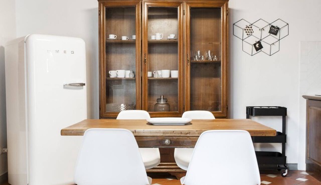 Newly renovated apartment in contemporary style with design details ideal for 5 people.