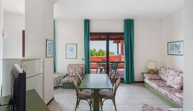 P.R. Club – Studio Molpa 6 with Sea View, Private Terrace and Air Conditioning