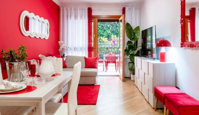 Red Chic Roma