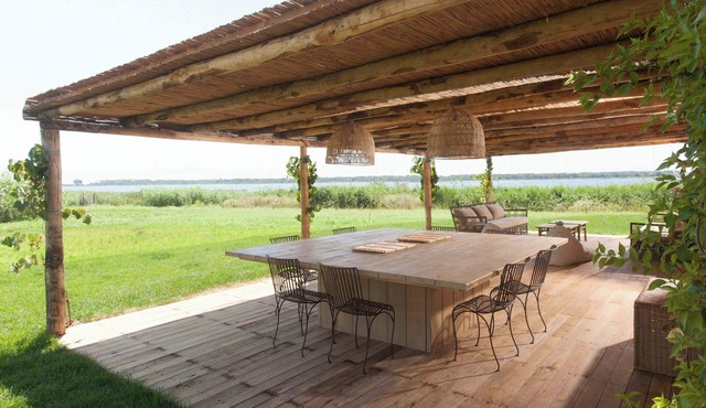 Retreat by Lake Burano in Maremma