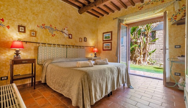 Room 'Camera 2 - Il Maggio' with Shared Pool, Wi-Fi and Air Conditioning