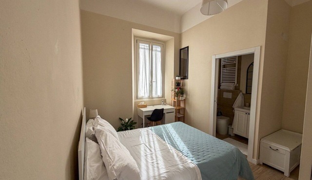 Room with private bath in apartment close to all amenities