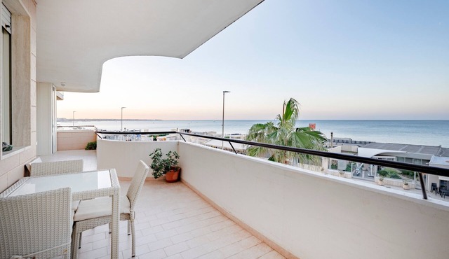 'Rosato 14–Balcony Over the Sea' Apartment with Sea View, Wi-Fi and Air Conditioning