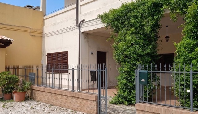 Sara Vacation Home - apartment 2 km from the sea