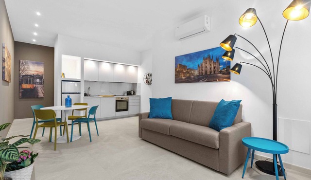 Spacious apartment in Navigli area with parking