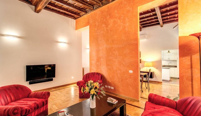 Spacious apartment, three bedrooms, three private bathrooms at the Fountain