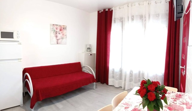 splendid two-room apartment with pergola