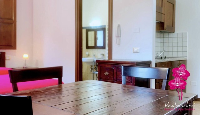 Studio apartment surrounded by greenery a stone's throw from the historic center