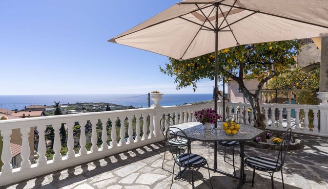 Stunning villa for 4 guests with WIFI, A/C, TV and pets allowed