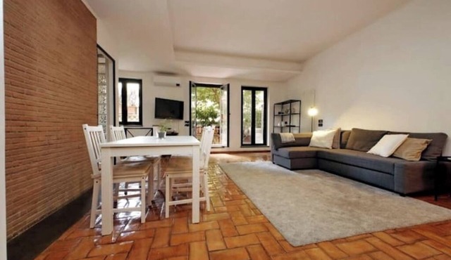 Vatican Luxury Apt with Garden