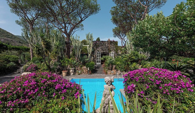 Villa Barkley - Luxury estate with villa & cottages with a pool by Elite Villas