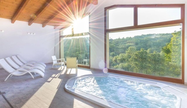 Villa Cantone mit beheiztem Pool by Interhome