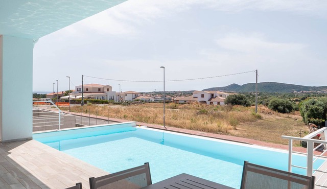 Villa con Piscina Privata Vista Mare 1012 Posti Letto Budoniaffitti