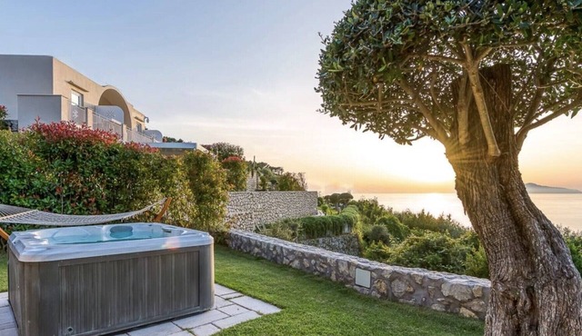 Villa DAlessandro Carmela, private apartment and private hot jacuzzi