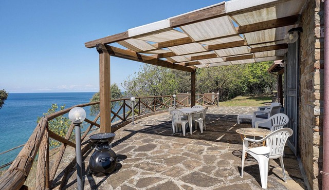 Villa 'Licosa Paradise': Exclusive Retreat with Private Access to the Cilento Coast