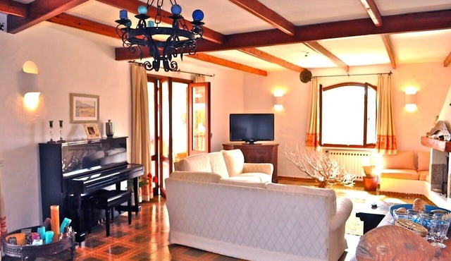 VILLA LUGHENTE - Five Bedroom Villa, Sleeps 10