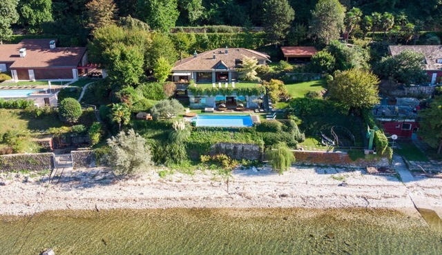 Villa Meraviglia - Four Bedroom Villa, Sleeps 8