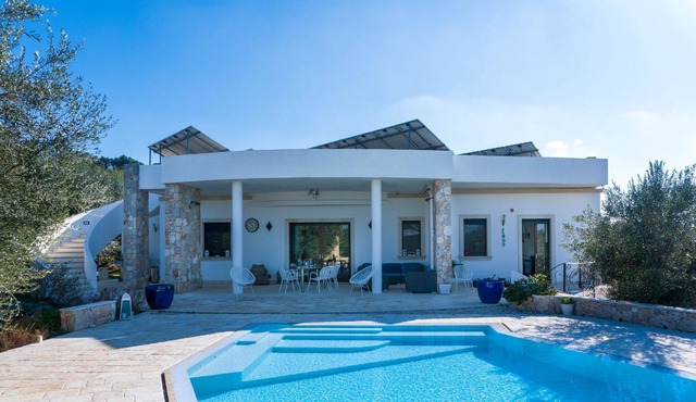 Villa Modigliani - Holiday Villa Rental with swimming pool in Salento