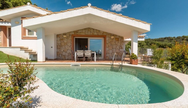 VILLA STEFANINA - Sea view and private garden near Cala Sinzias