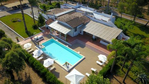 Villa Vetti - Exclusive Garden & Pool Retreat
