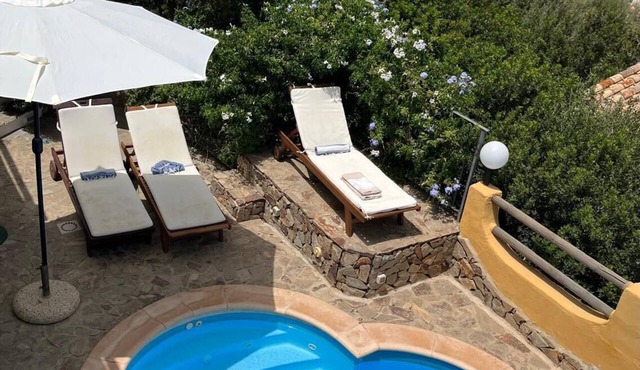 VILLA VITTORIA WITH LARGE HEATED WHIRLPOOL WITH JACUZZI -BEACH AND SEA VIEW