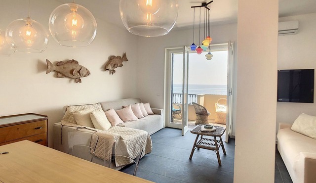 Wohnung 'Sea House' in Strandnähe by Interhome