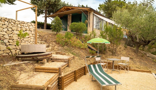 Wonderful villa with private pool, hot tub, A/C, WIFI, patio, pets allowed and panoramic view