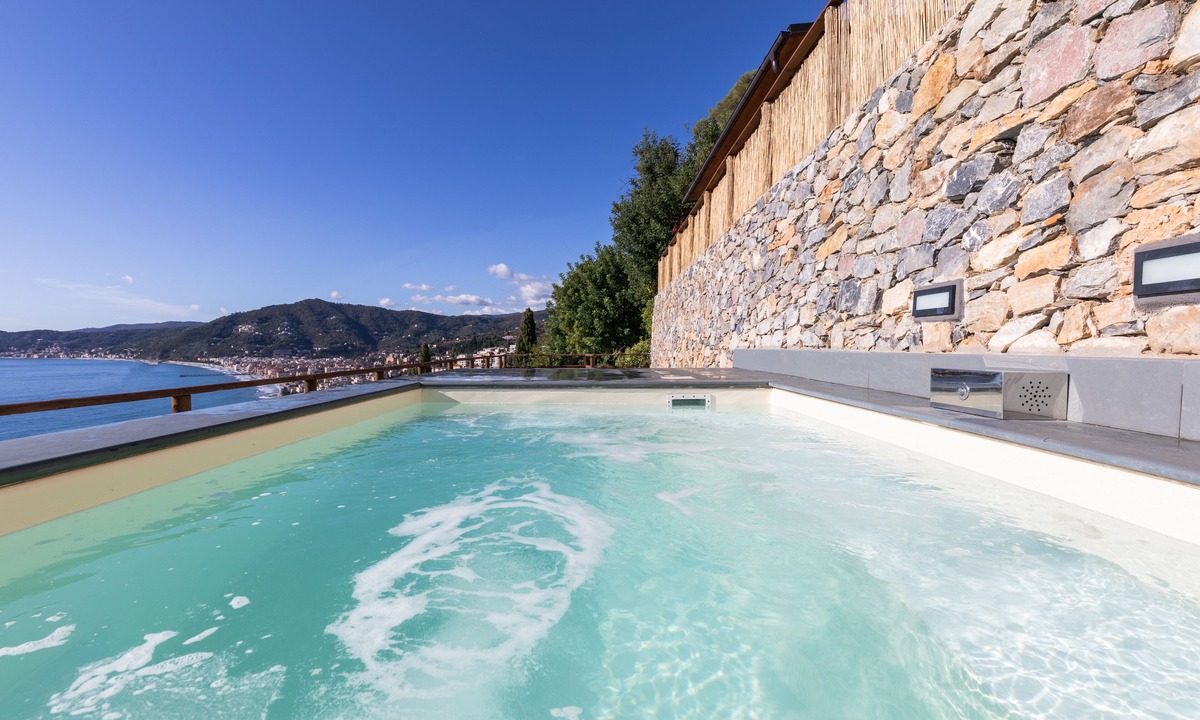 Alassio House | La Sterlizia di Santa Croce