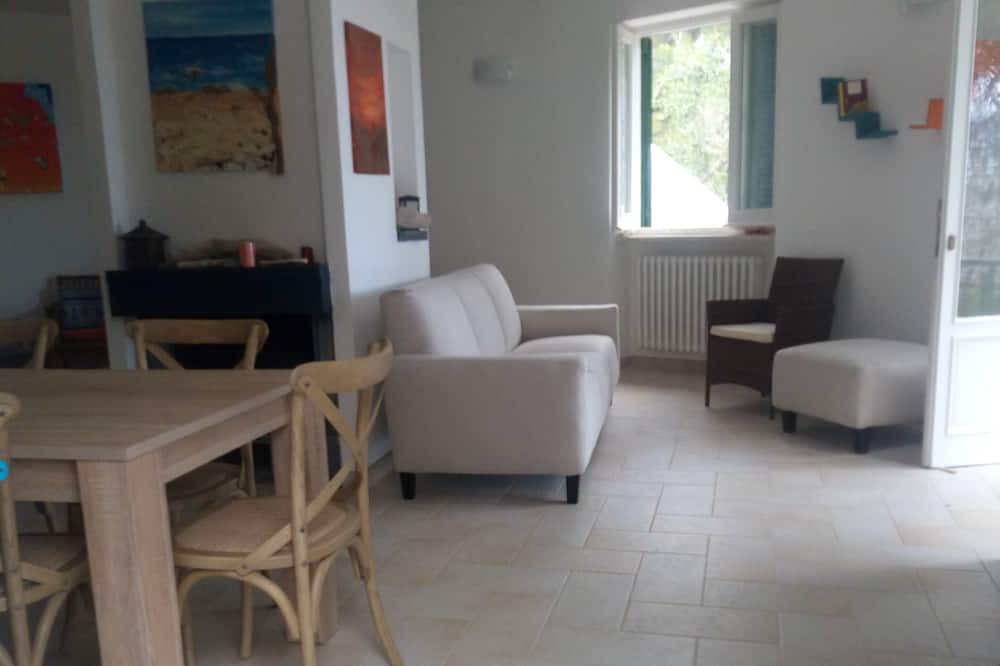 Photo of Livingroom in Diso