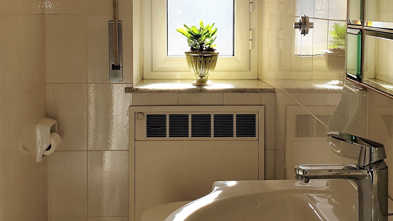 Photo of Bathroom in Sorrento City Centre