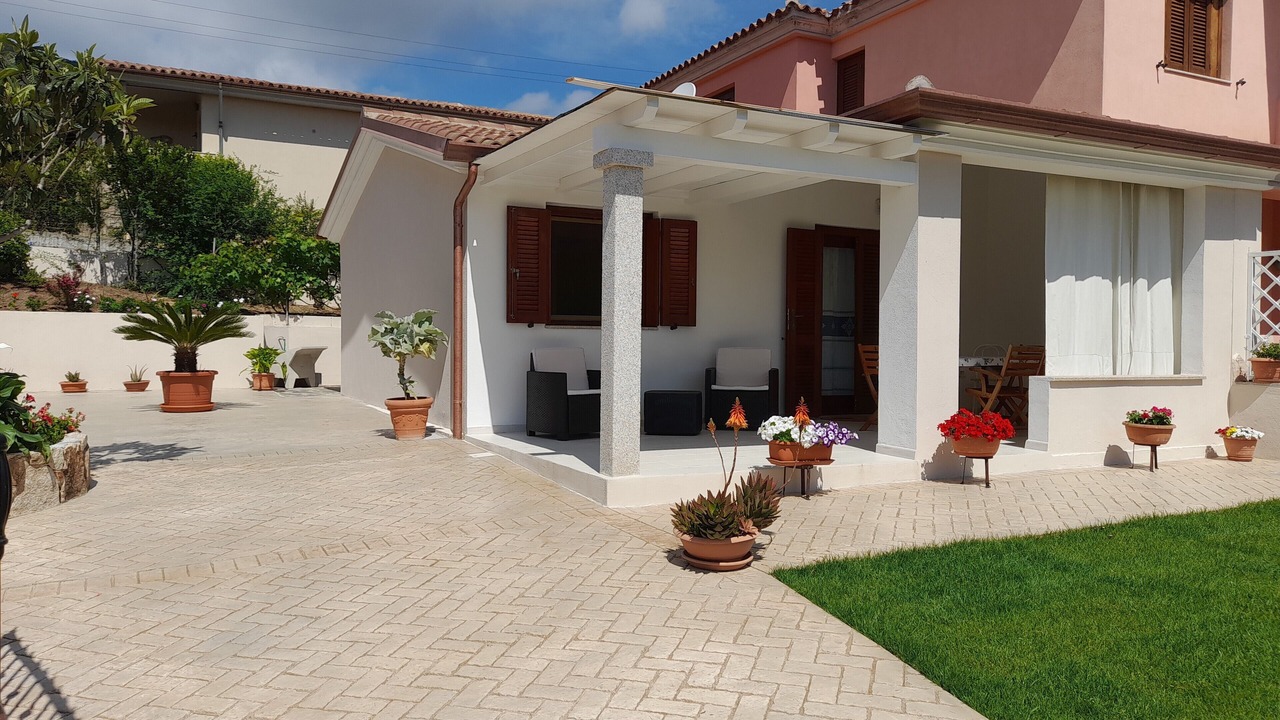 Photo of Patio Balcony in Case Peschiera-Lu Fraili