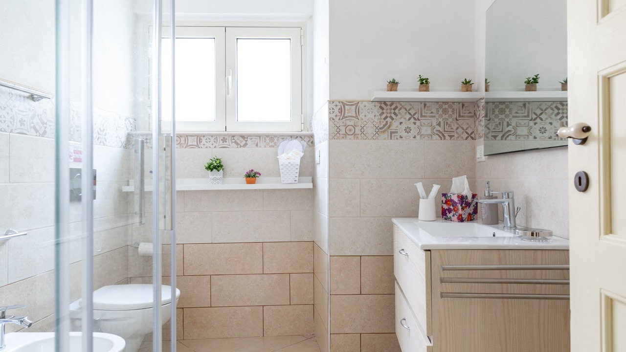 Photo of Bathroom in Noto Historic Centre