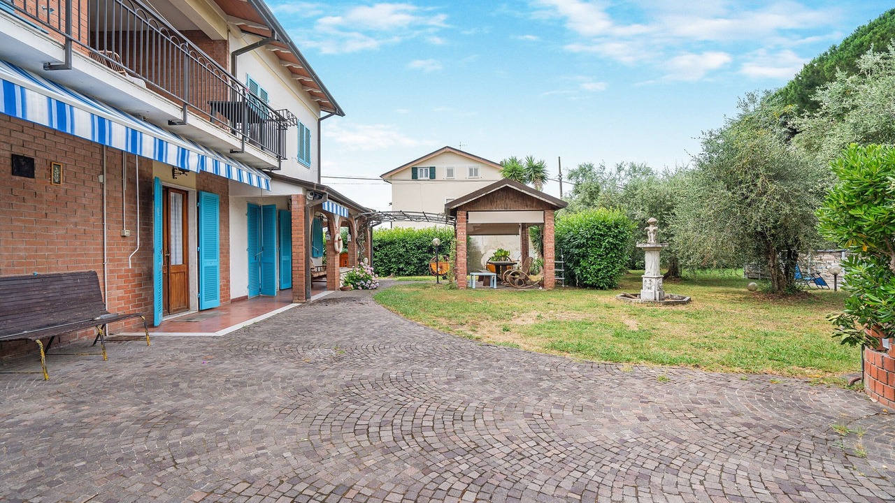 Photo of Outdoor in Luni