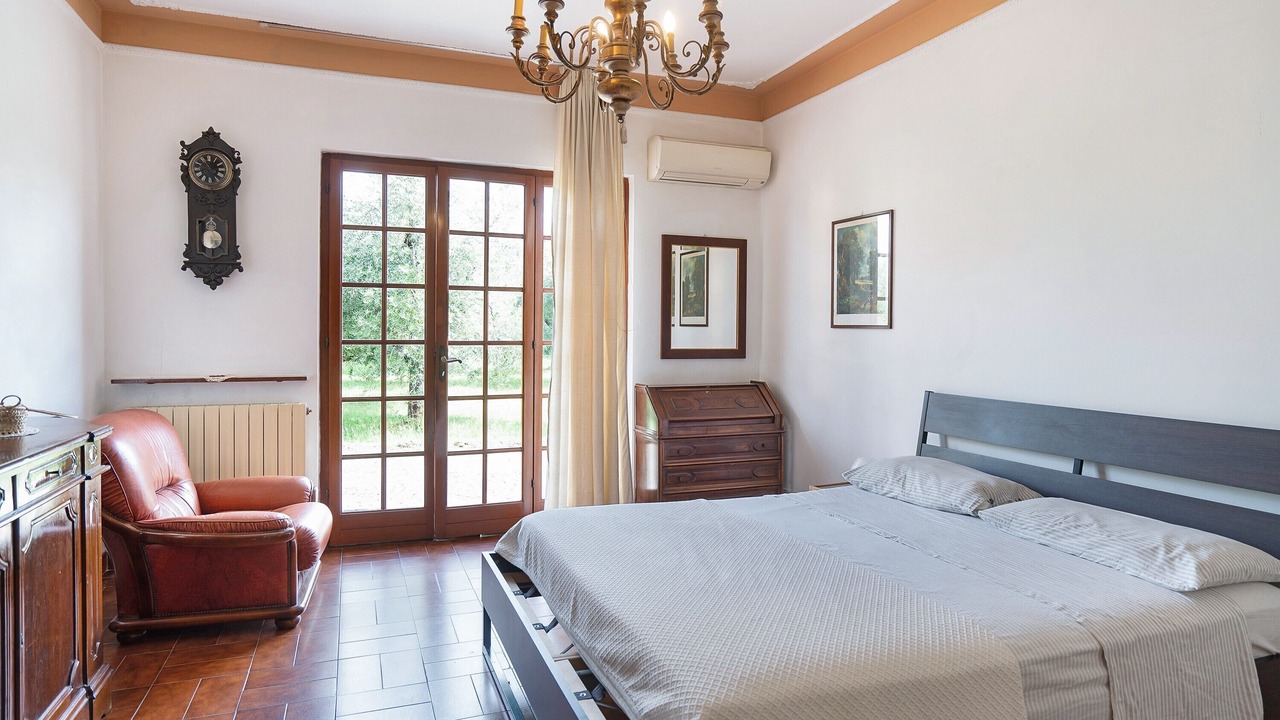 Photo of Bedroom in Luni