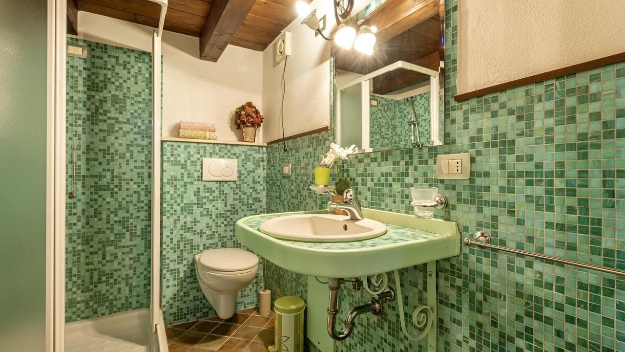 Photo of Bathroom in Alghero Old City