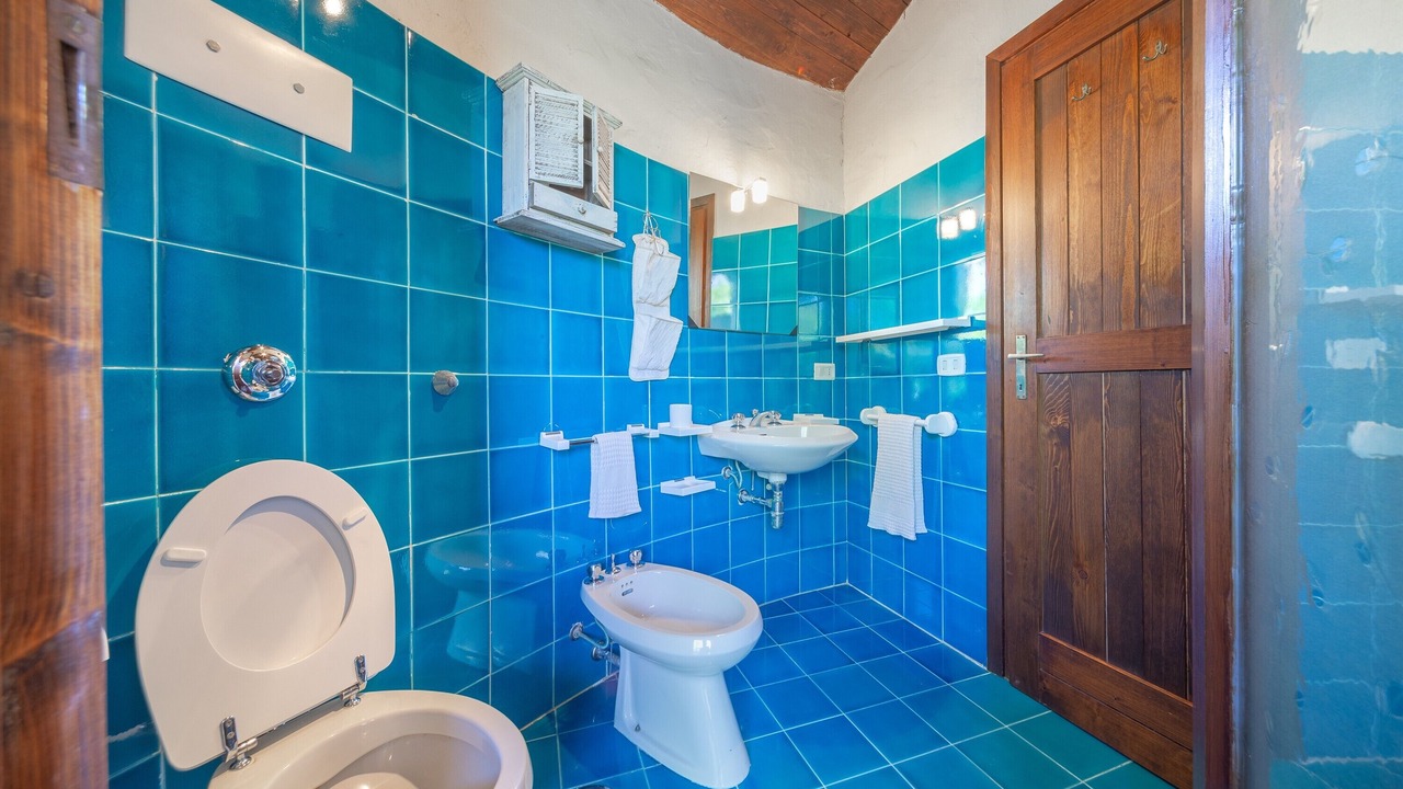 Photo of Bathroom in Baia Caddinas