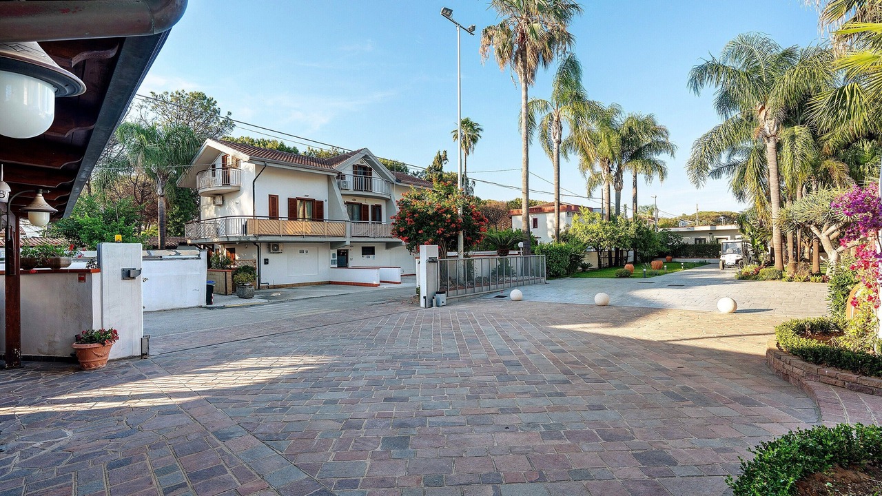 Photo of Outdoor in Laura
