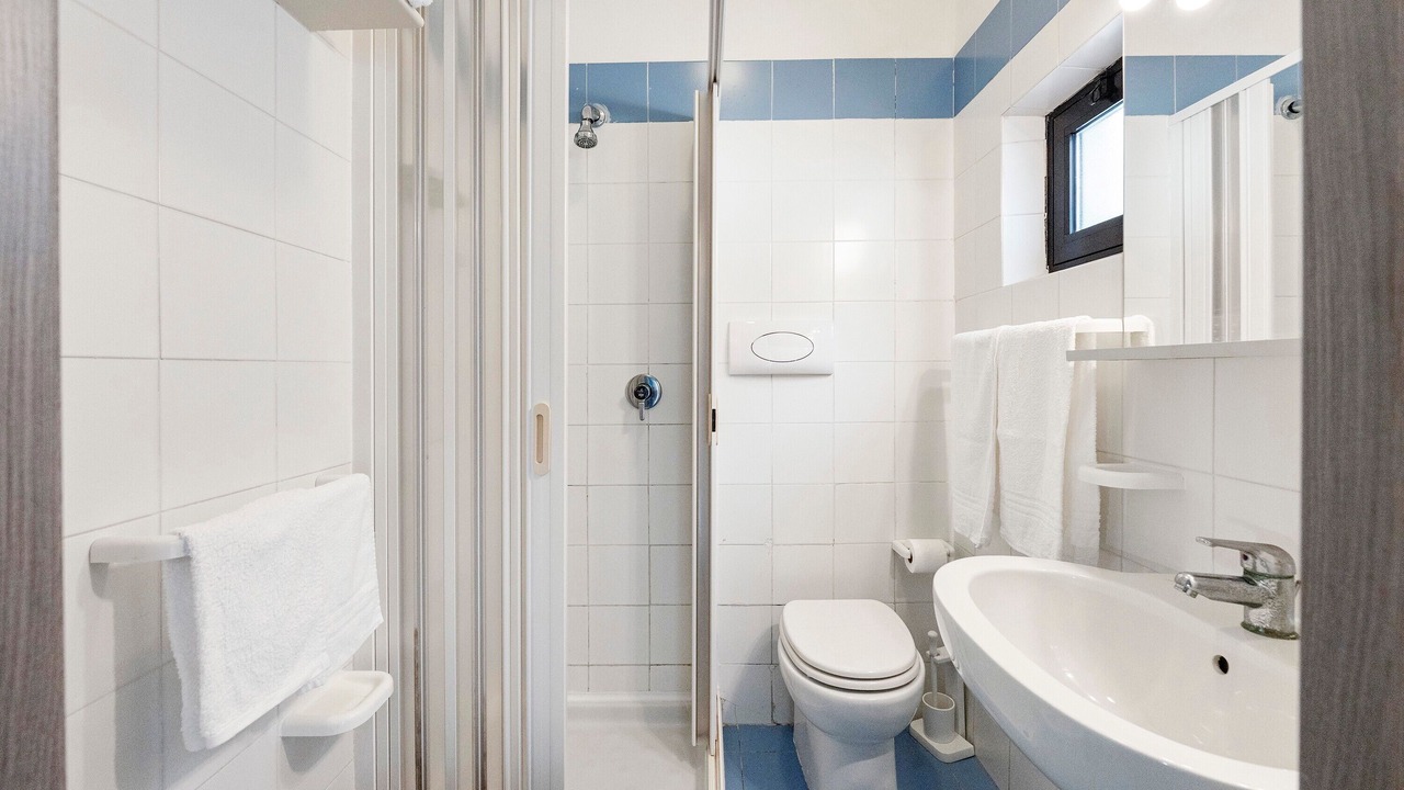 Photo of Bathroom in Laura