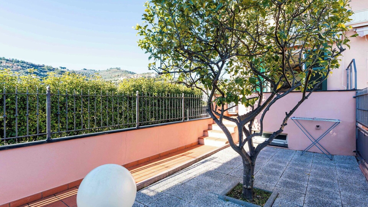 Photo of Patio Balcony in Diano Castello