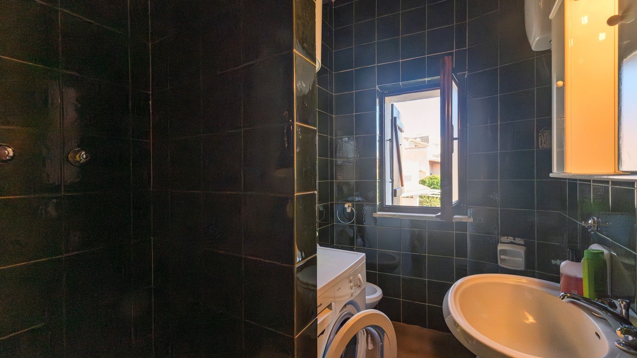 Photo of Bathroom in Baia Caddinas