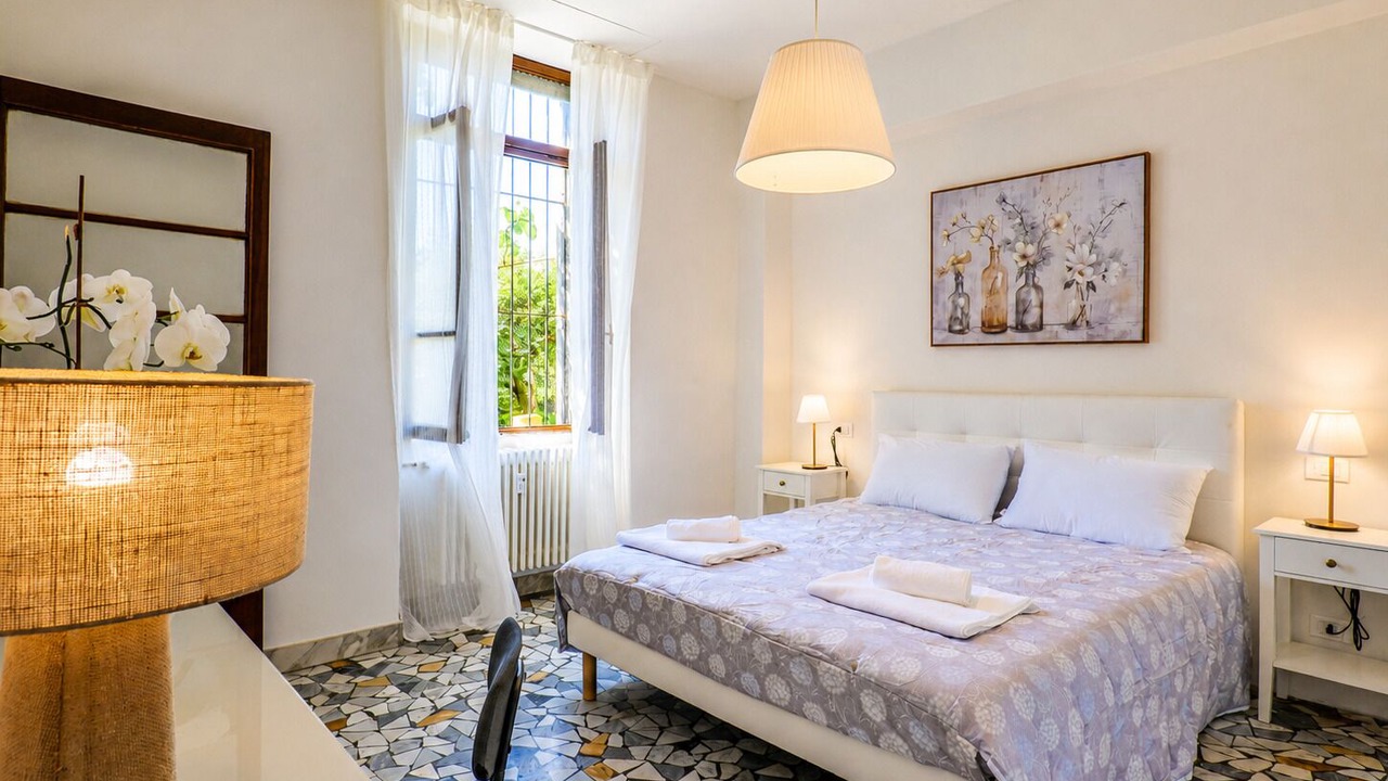 Photo of Bedroom in Intra