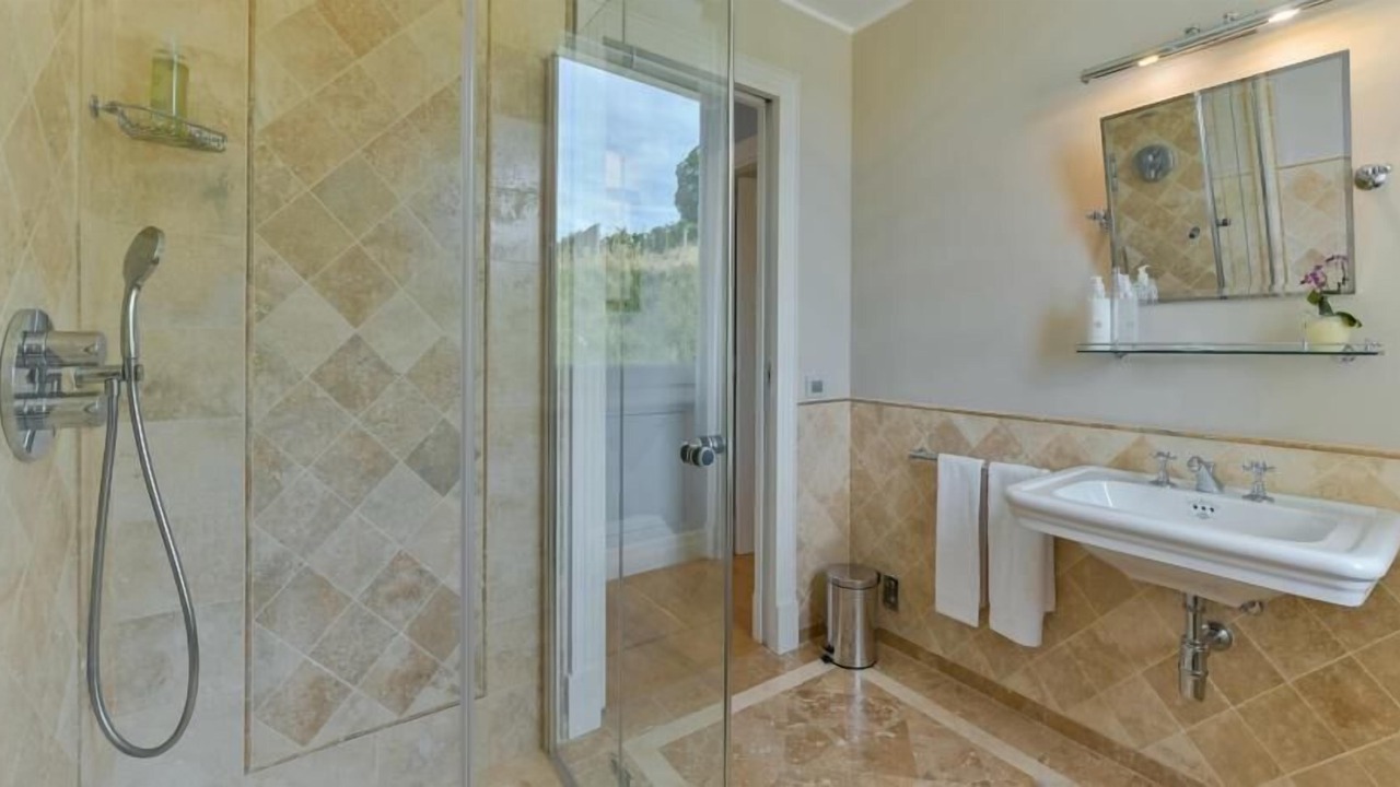 Photo of Bathroom in Castiglione Falletto