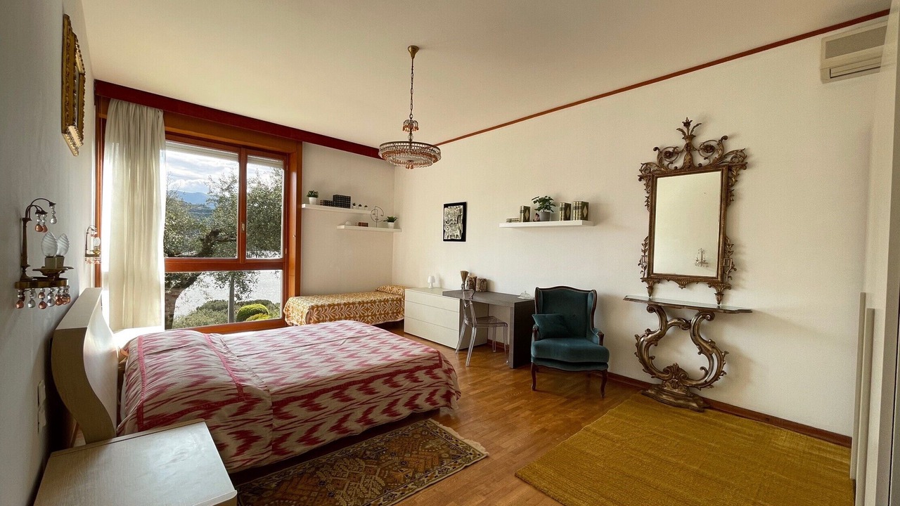 Photo of Bedroom in Sale Marasino