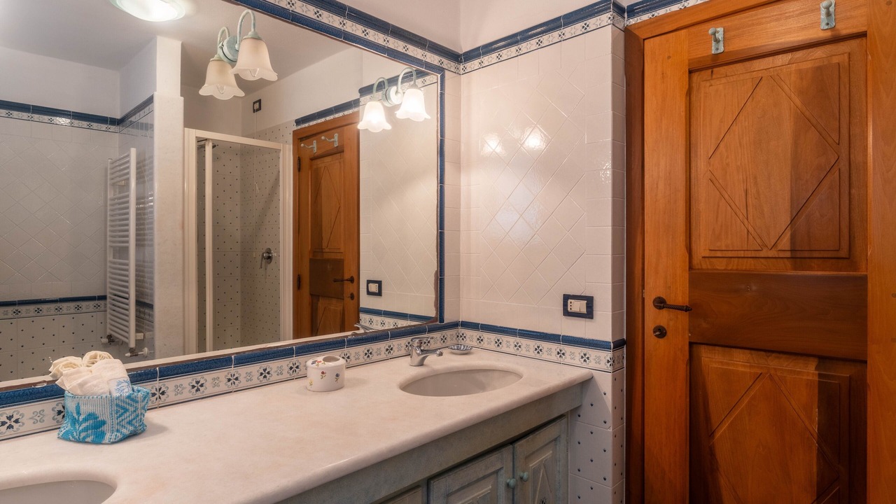 Photo of Bathroom in Baja Sardinia