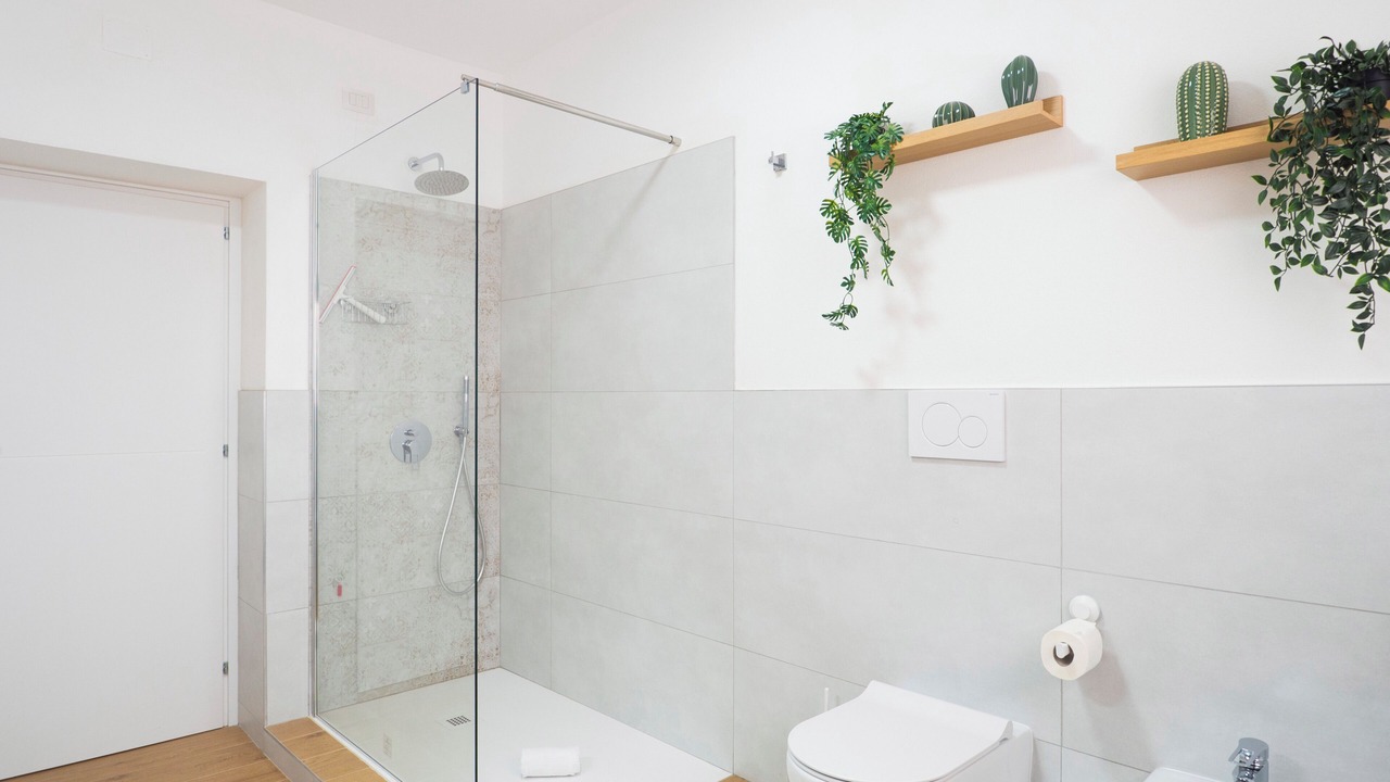 Photo of Bathroom in Iglesias Historic Centre