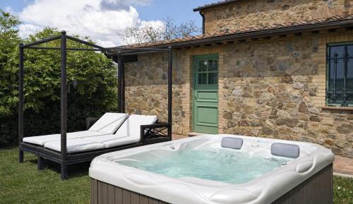 Deluxe Suite with Spa Bath
