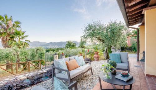 Villa with Garden View