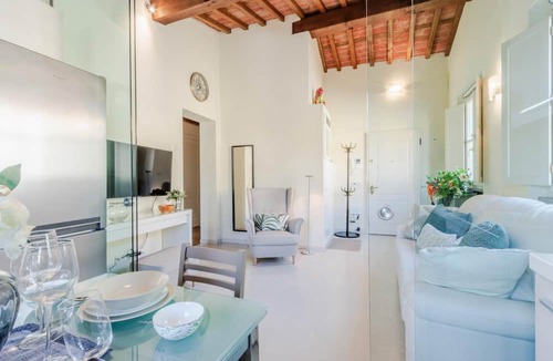 Lucca Historical Center Apartment | Casa Helene in Lucca