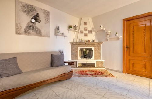 San Nicola Apartment | Vacation Home "La Casetta Bianca" with Air Conditioning & Wi-Fi